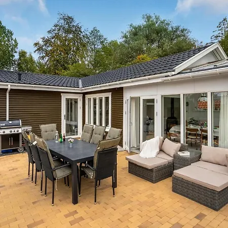 Holiday home 4 Bedroom Front In Sydals *