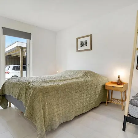 4 Bedroom Front In Sydals *