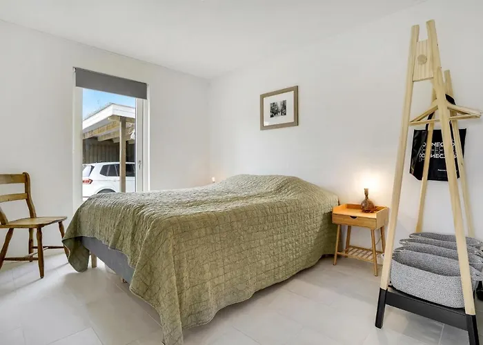 4 Bedroom Front In Sydals *